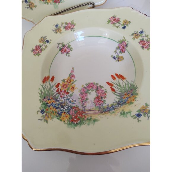 Antique Royal Windsor Large Soup/Salad Bowls(2) Patt. 1068 Wisteria/Garden - Picture 11 of 11